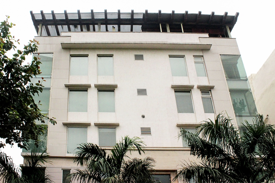 OYO Premium 073 Pitampura, Pitampura - Rohini Delhi, Delhi