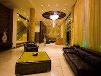Townhouse 1312 Hotel Chandra Park (Opp Railway Station)