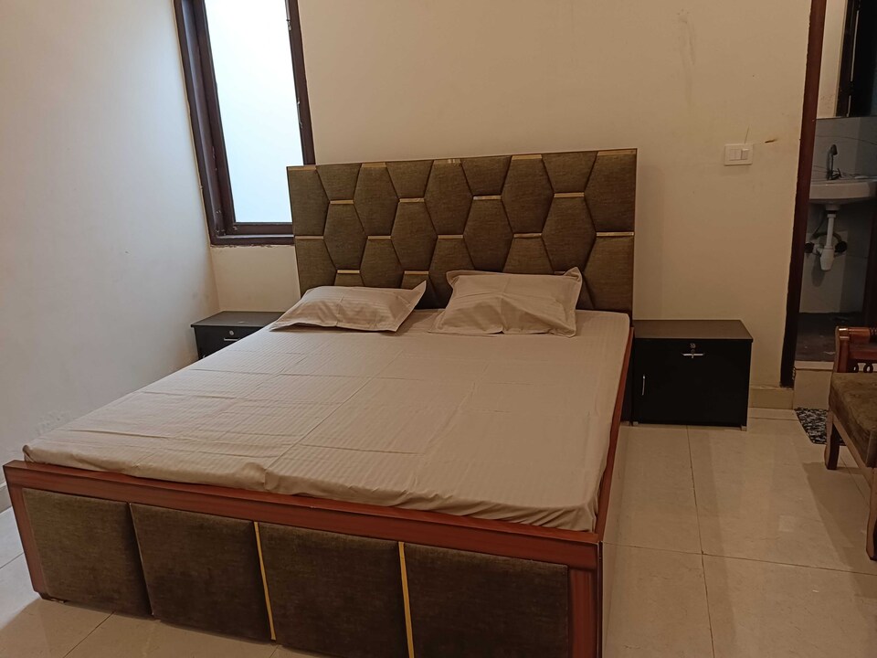 OYO 822206 gb residency, Noida City, Noida