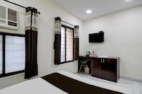 Collection O Park Street Metro Station Formerly Park Platinum