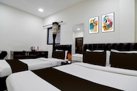 Collection O Park Street Metro Station Formerly Park Platinum