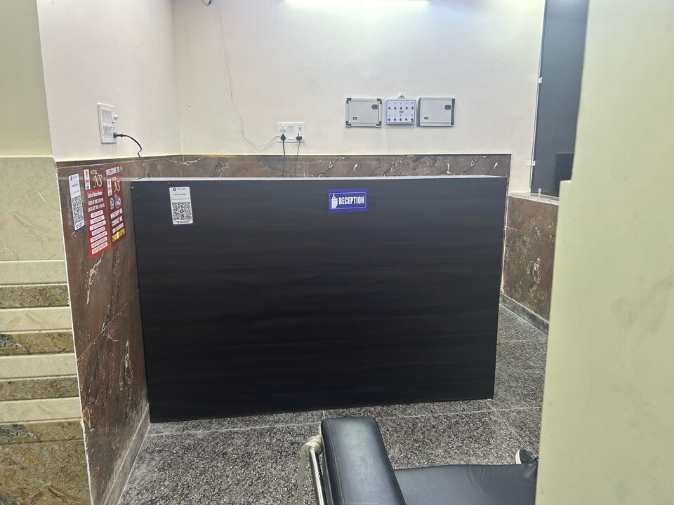 POP 82225A Hotel Ns, North Delhi, Delhi