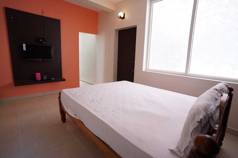 Townhouse Rithikha Inn Crest, Guindy Chennai, Chennai
