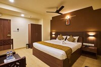 OYO HOTEL AKMG TOWERS