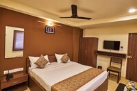 OYO HOTEL AKMG TOWERS