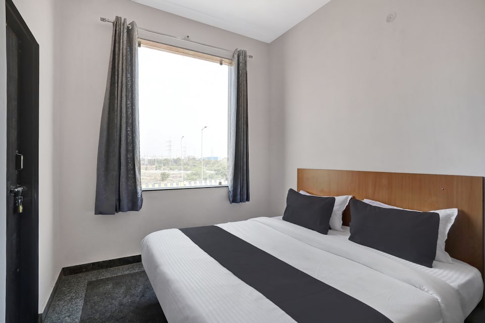 OYO Hotel Funday , Jaipur Airport, Jaipur