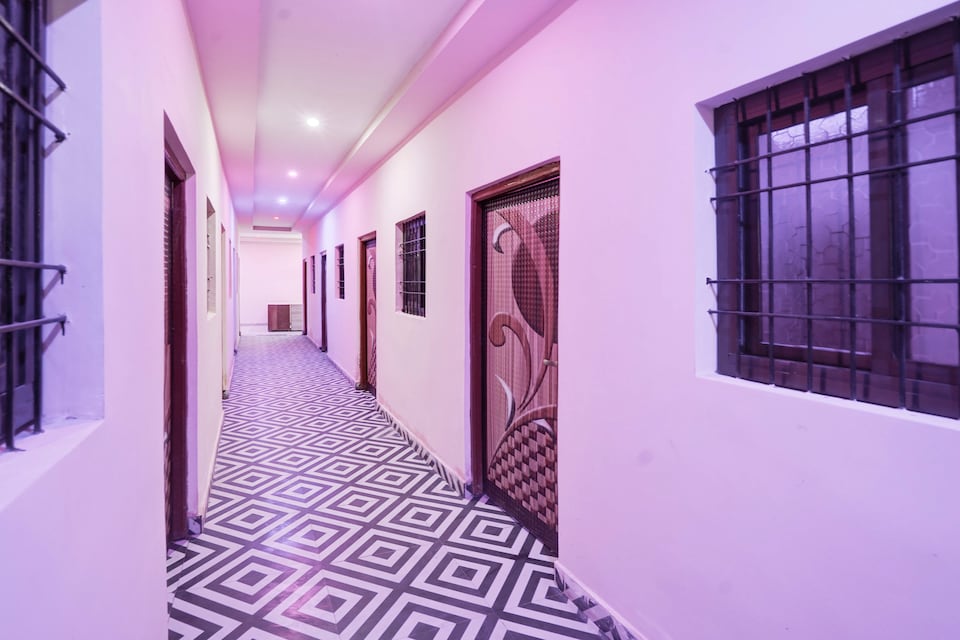 OYO 822441 HOTEL GRAND PALACE, Pratapgarh, Pratapgarh