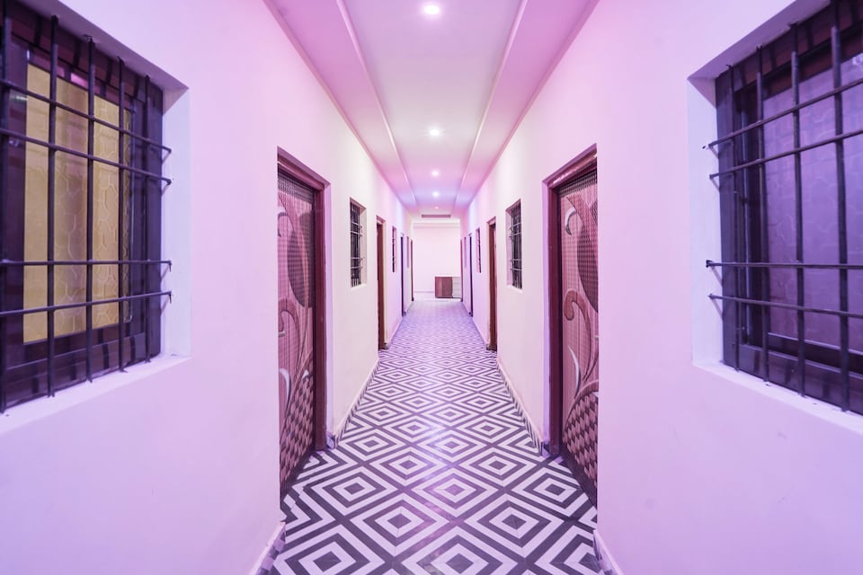 OYO 822441 HOTEL GRAND PALACE, Pratapgarh, Pratapgarh