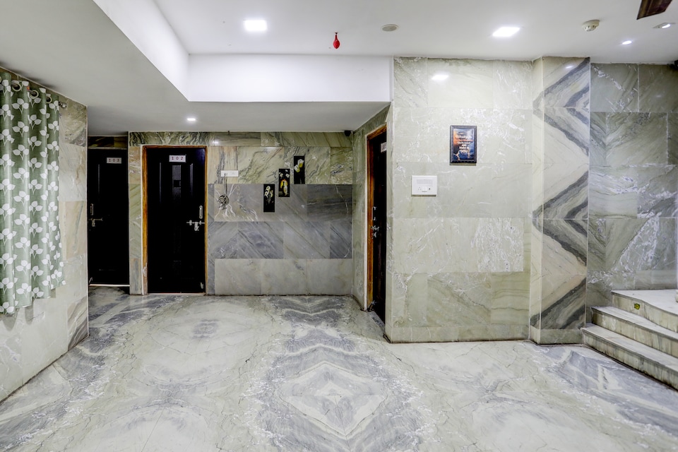 Hotel O DREAMZZ INN, Bus Stand Nagpur, Nagpur