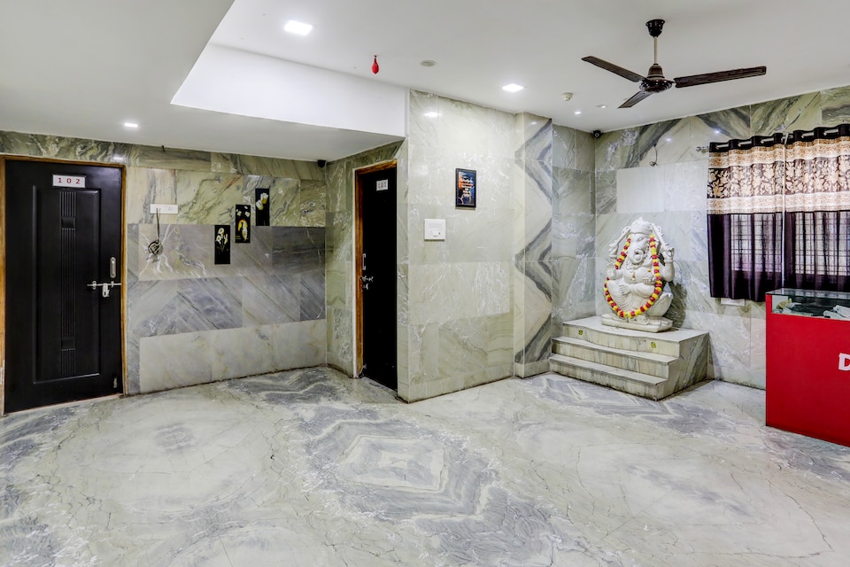 Hotel O DREAMZZ INN, Bus Stand Nagpur, Nagpur