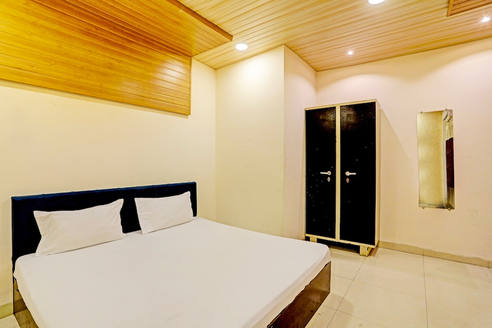 Hotel O Rose Valley, Bhawarkua Indore, Indore