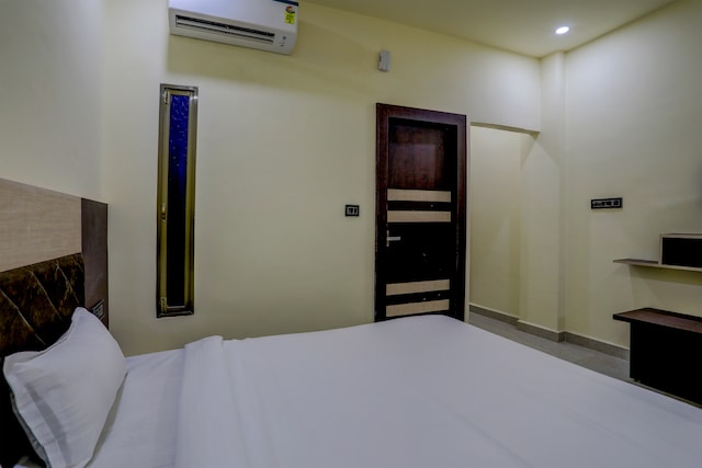 Hotel O by OYO Madhuram Residency