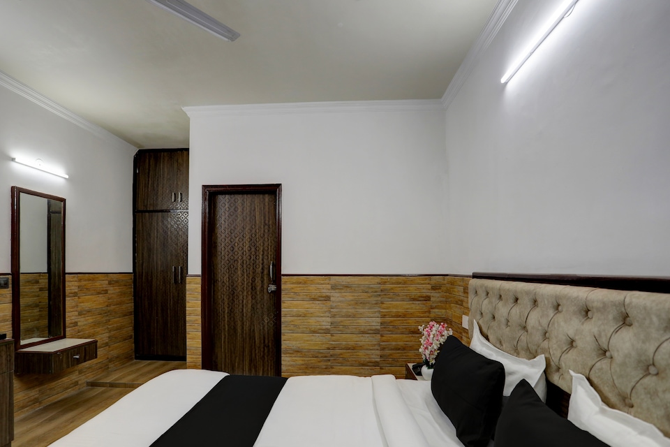 Hotel O POONAM VILLA, Vasant Kunj Delhi, Delhi