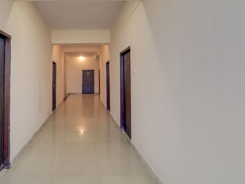 Hotel O Shree Balaji Hotel And Restaurant, Hamidia Road Bhopal, Bhopal