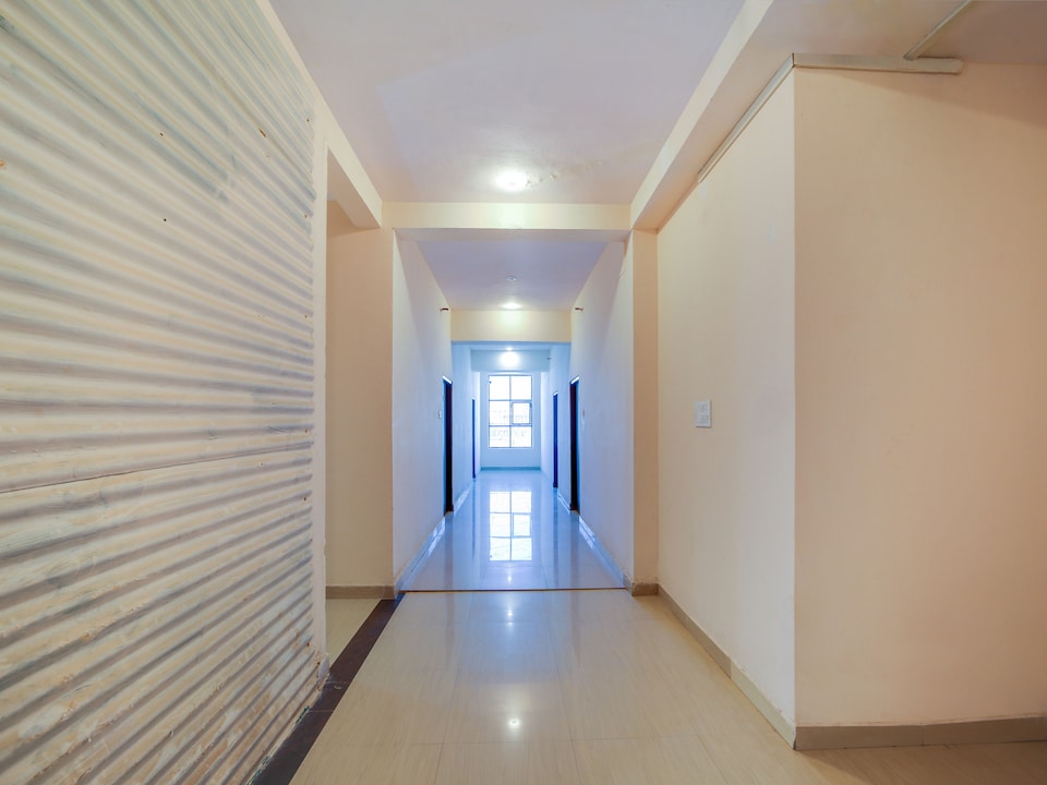 Hotel O Shree Balaji Hotel And Restaurant, Hamidia Road Bhopal, Bhopal