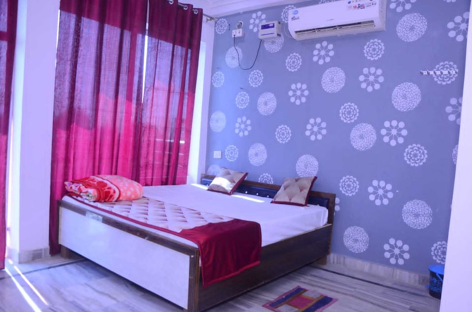 SPOT ON THE PRATHAM HOTEL, Jhusi, Prayagraj