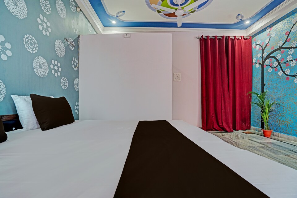 OYO 822617 The Prithvi Hotel, Jhusi, Prayagraj