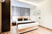 Townhouse OAK Hotel Comfortable Inn