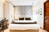 Townhouse OAK Hotel Comfortable Inn