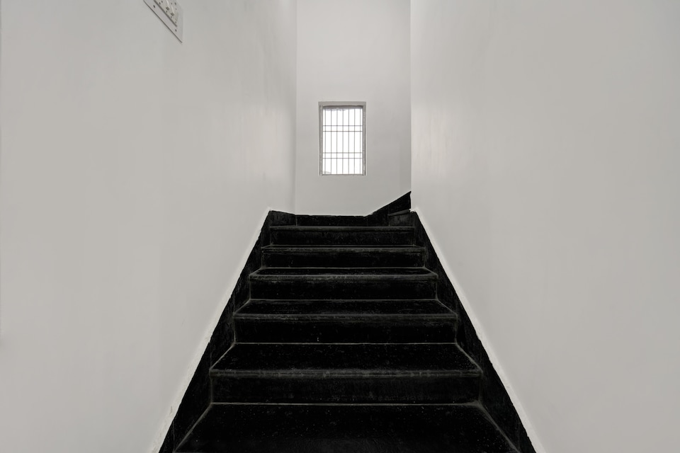 Hotel O Radha Krishna Family Hotel, Anisabad, Patna