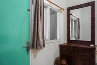 OYO 93631 Eltsania Exclusive Homestay Syariah