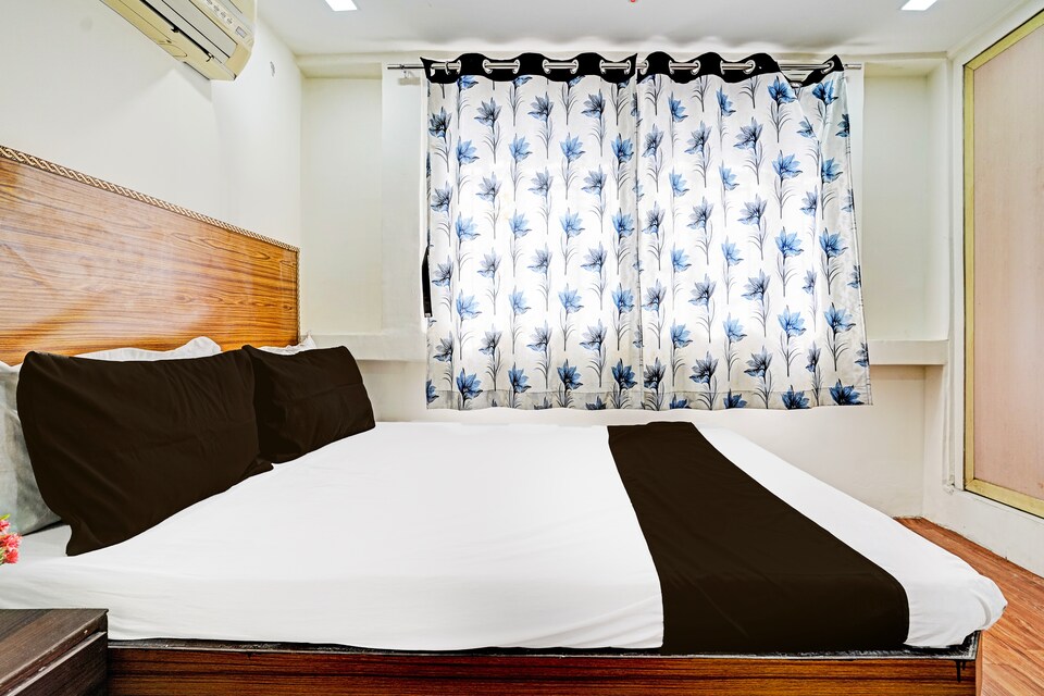 Live on AHM991 , Navrangpura Ahmedabad, Ahmedabad