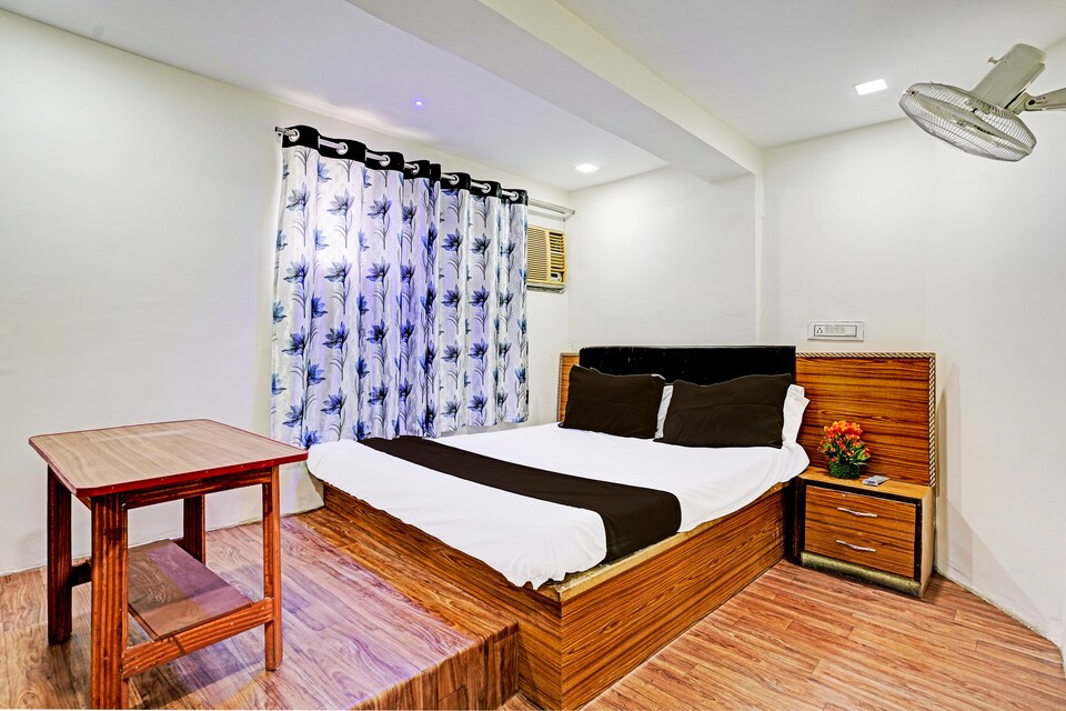 Live on AHM991 , Navrangpura Ahmedabad, Ahmedabad