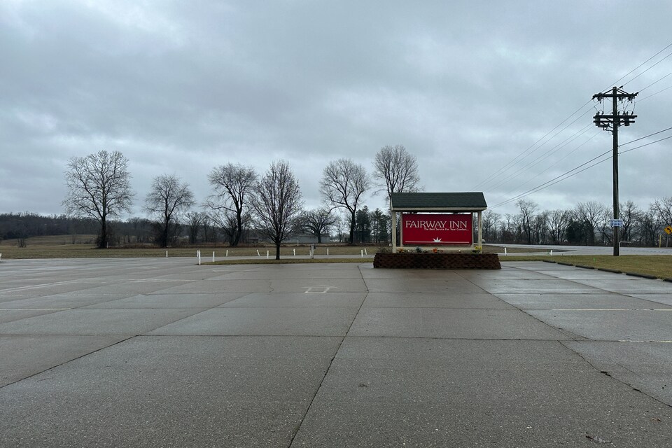 Fairway Inn Riverside By OYO Florence, Florence IN, Florence, IN