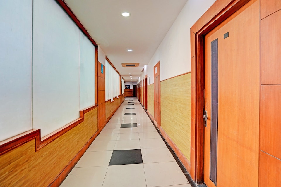 Hotel O One Hotel, Indirapuram Ghaziabad, गाज़ियाबाद