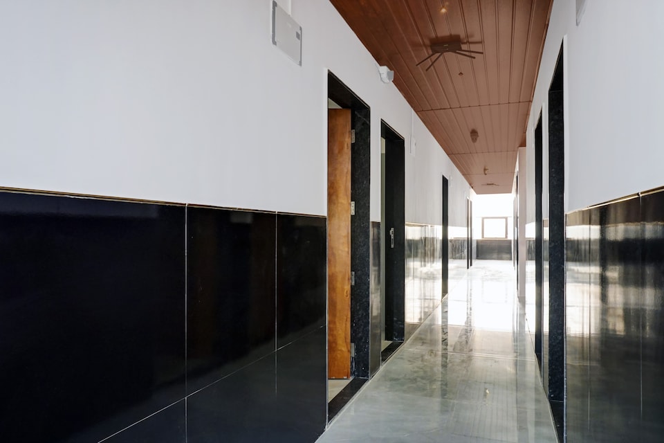 Hotel O Esta Inn, Viman Nagar, Pune