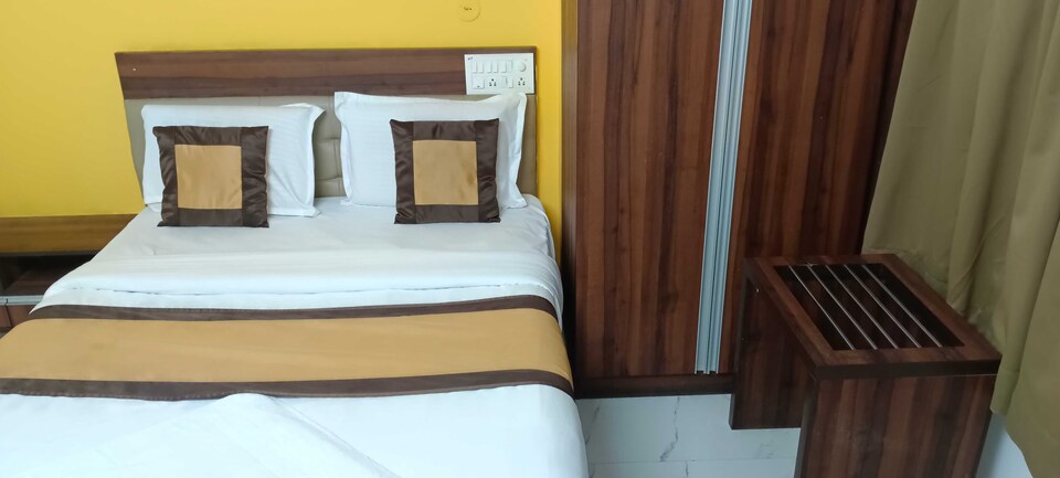 OYO 822830 Super Flagship Silver Suites, Hebbal Bangalore, Bangalore