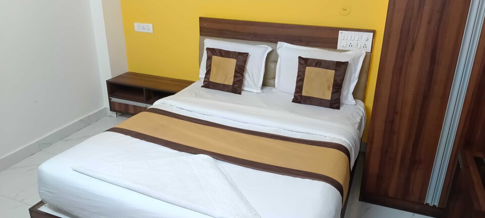 OYO 822830 Super Flagship Silver Suites, Hebbal Bangalore, Bangalore