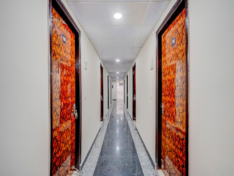  Hotel O The Moon, Noida City, Noida