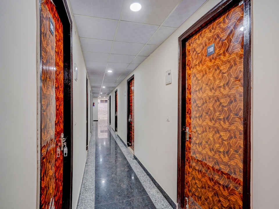  Hotel O The Moon, Noida City, Noida