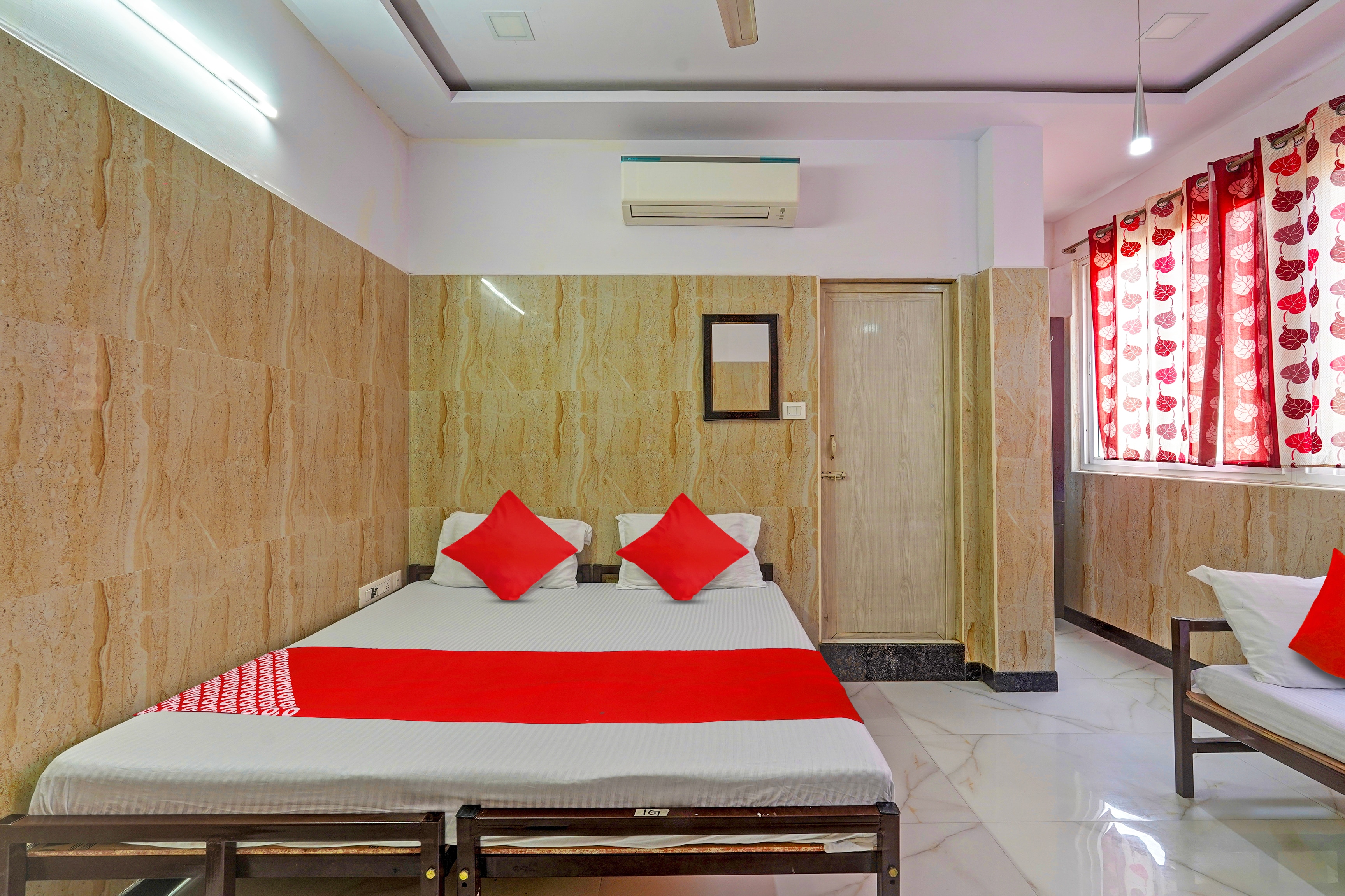 Hotels in Anna Salai Mount Road, Chennai Starting ₹397 Upto 77 OFF