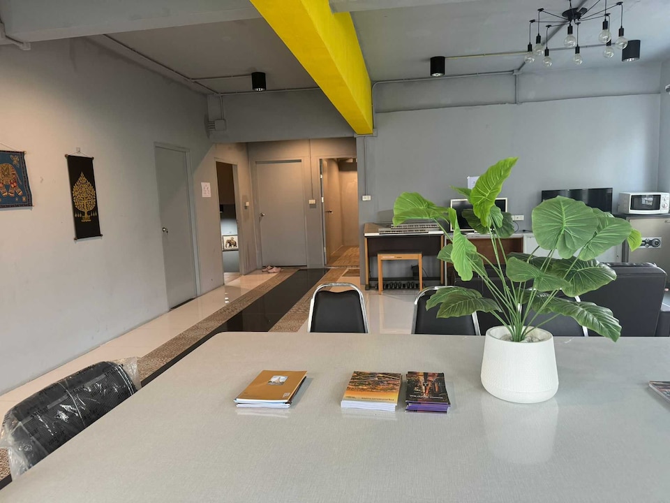 OYO 75465 Lucky Hostel (Huai Khwang), Huai Khwang, Bangkok