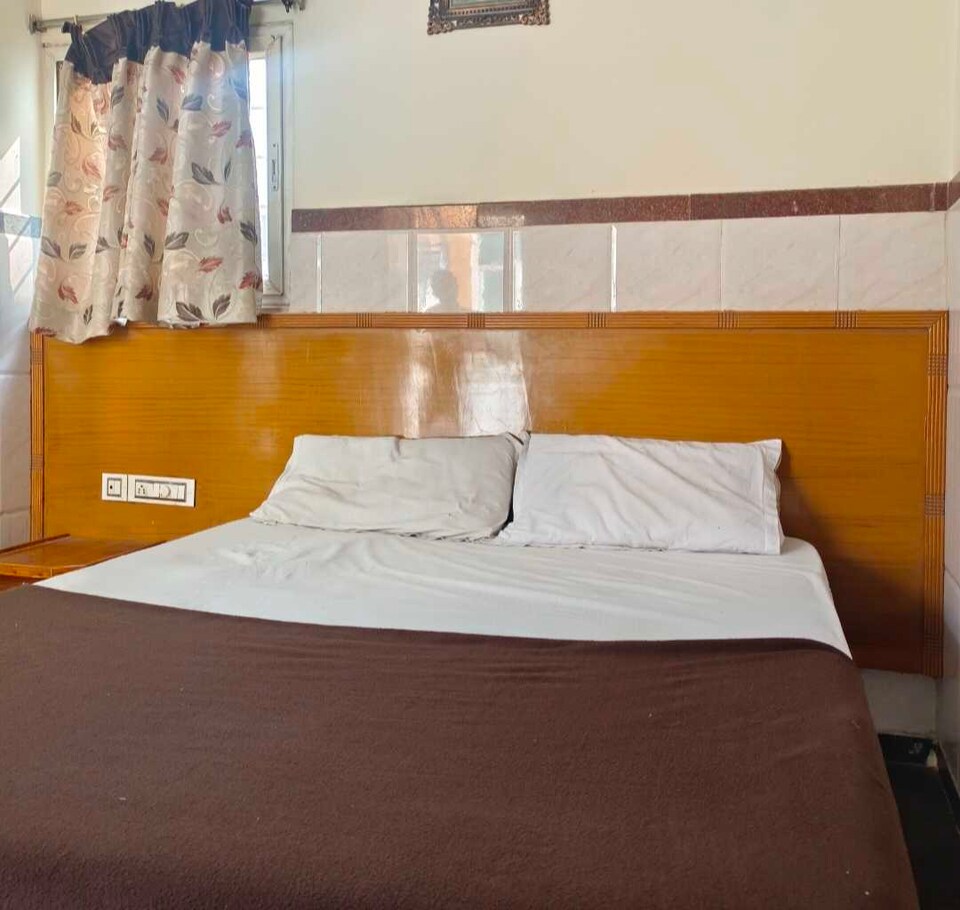 OYO 822909 Hotel Adithya Inn, MG Road Vijayawada, Vijayawada