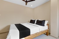 Hotel O M S Boarding and Lodging