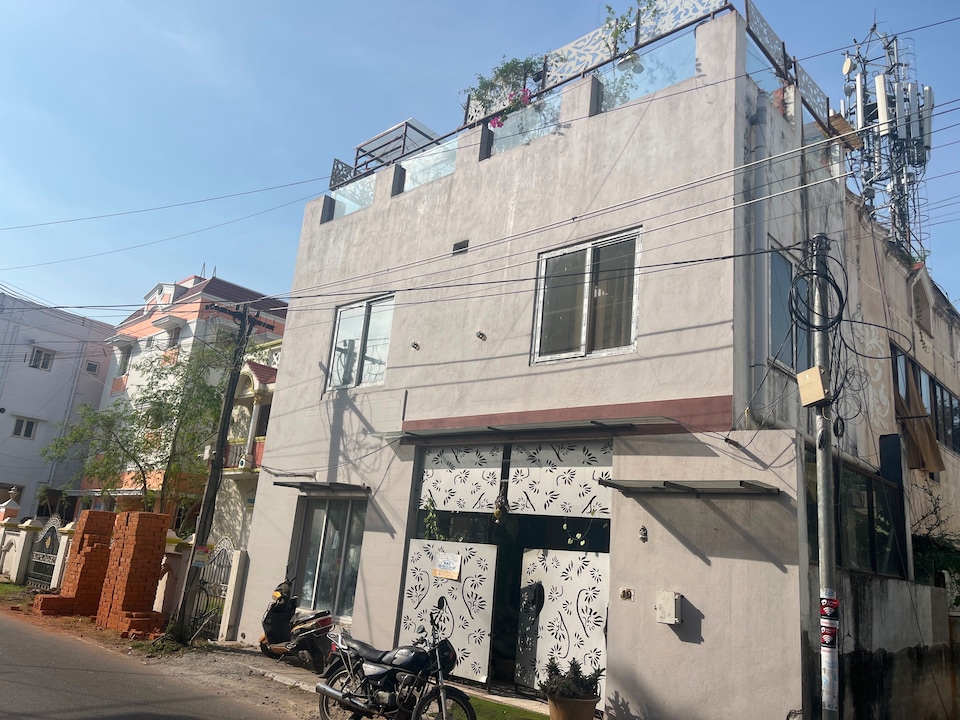 OYO 822941 RedFox Hotel Porur, Porur Chennai, Chennai