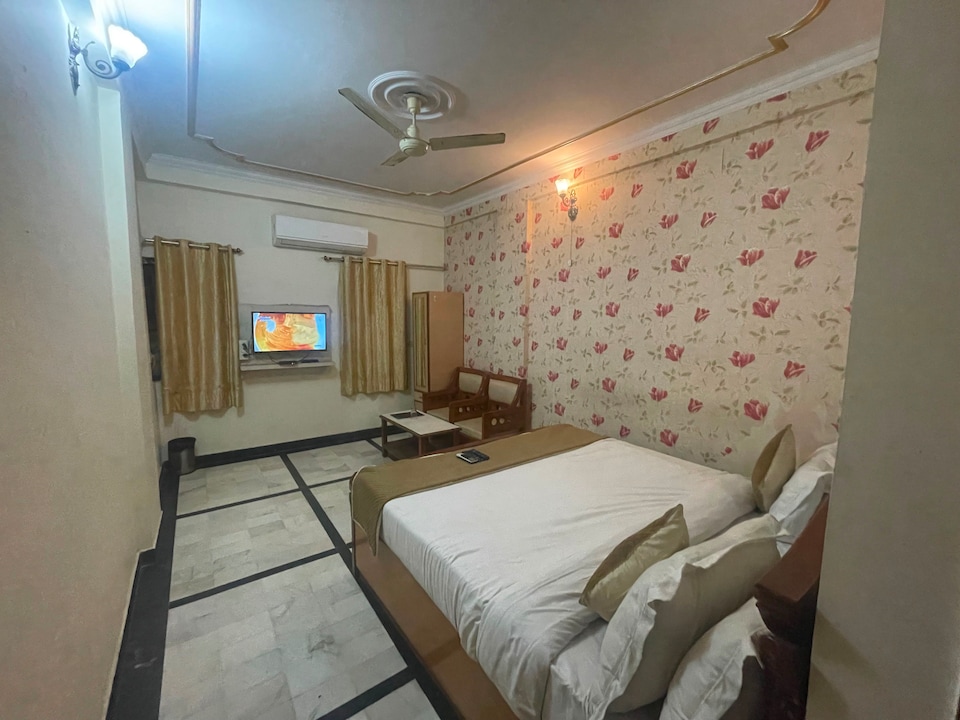 Hotel O YADAV PALACE, Mansarovar, Jaipur