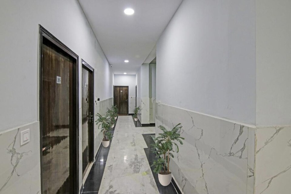 OYO 822996 Flagship Hotel The Breakers Near Pacific Mall Tagore Garden, Rajouri Garden Delhi, Delhi