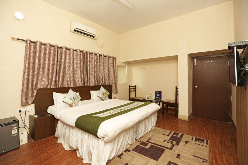 OYO 1806 Platinum House, High Court Allahabad, Prayagraj