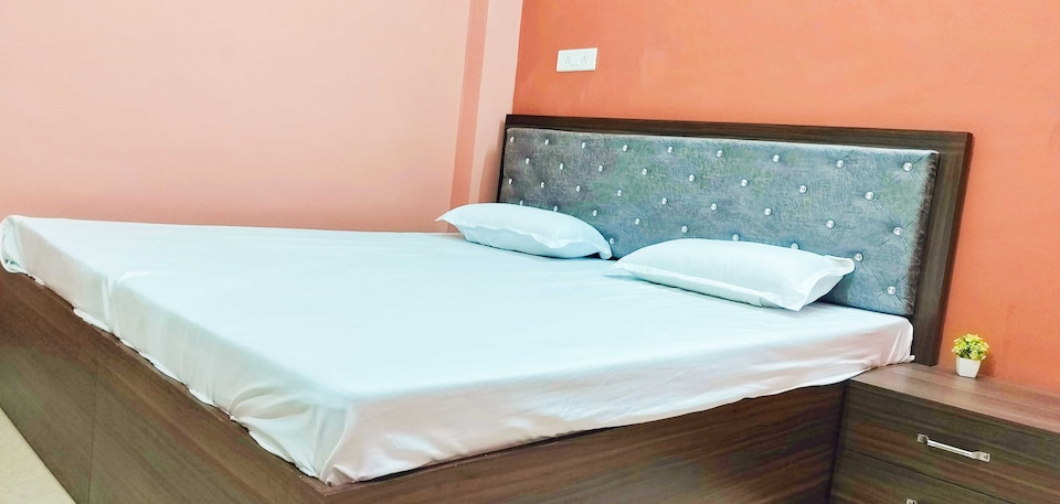 Hotel Mid Town, Gursahaiganj, Gursahaiganj