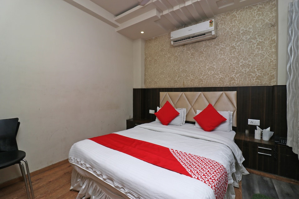 OYO Hotel Platinum Inn, High Court Allahabad, Prayagraj