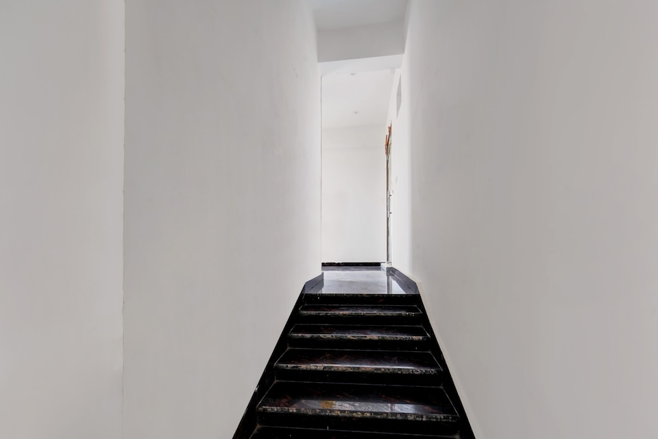 Hotel O Rainbow Inn, Patna, Patna