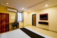 Hotel O AMR Planet Mall Hyderabad Formerly R Square