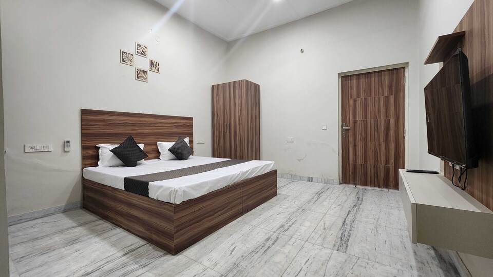 OYO Hotel THE-A, Ferozepur Road Ludhiana, Ludhiana