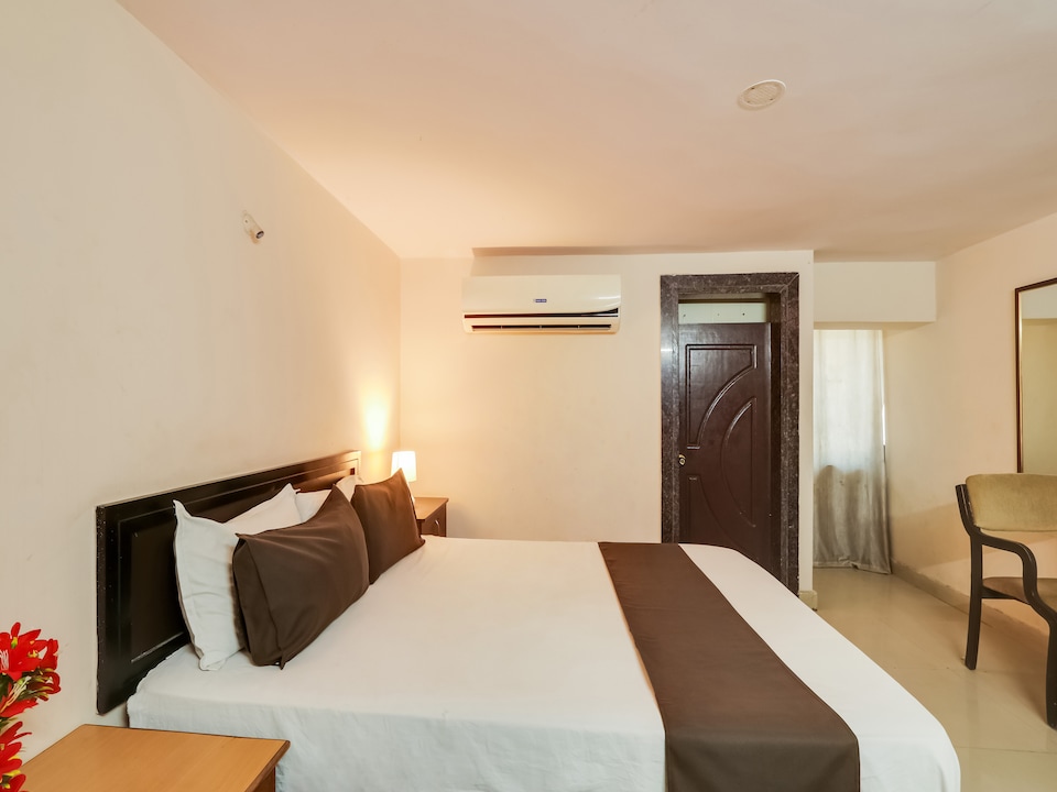 Hotel O Srinivasa Grand , Abids-Nampally, Hyderabad