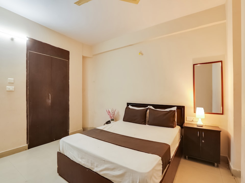 Hotel O Srinivasa Grand , Abids-Nampally, Hyderabad