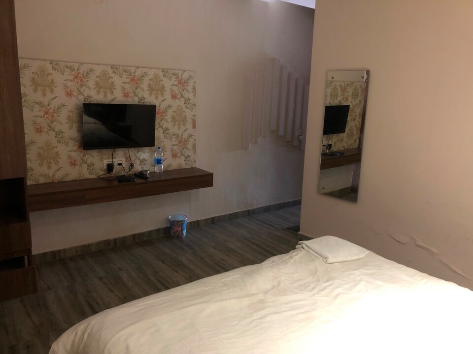 OYO 823305 Hotel Wide Road, Dera Bassi Chandigarh, Chandigarh